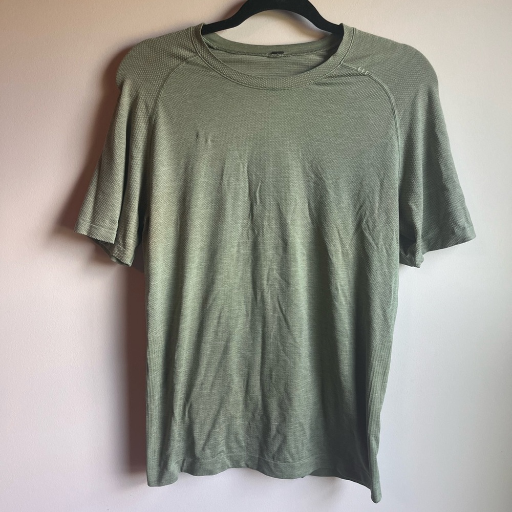 Lululemon metal tech t shirt Men's size small